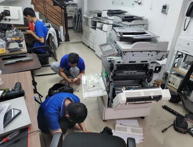 Máy Photocopy In Đen, Lem Giấy, Kẹt Liên Tục - 3 Nguyên Nhân Thường Gặp & Cách Xử Lý